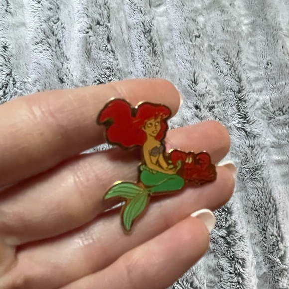 Assorted Pins from Disney World Ariel Thumper Mickey Grumpy Alice - Picture 6 of 12